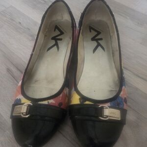 Anne Klein Black Patent Cap-Toe Floral Ballet Flats